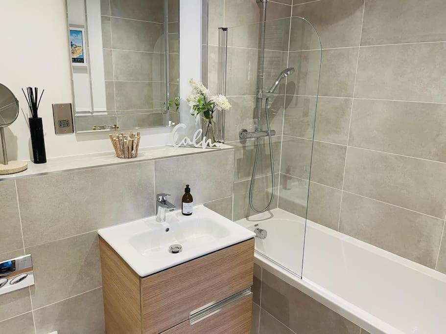 Salt Yard Apartment, Parking And Terrace, Apartment Whitstable