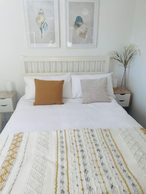 Salt Yard Apartment, Parking And Terrace, * Whitstable