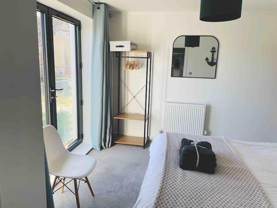Salt Yard Apartment, Parking And Terrace, Apartment Whitstable