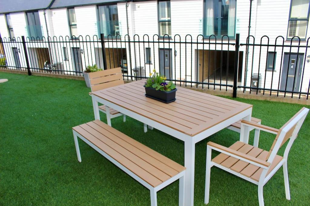 Salt Yard Apartment, Parking And Terrace, Apartment